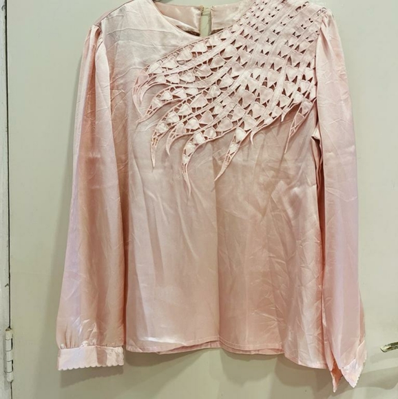 Pink satin blouse - Picture 3 of 8